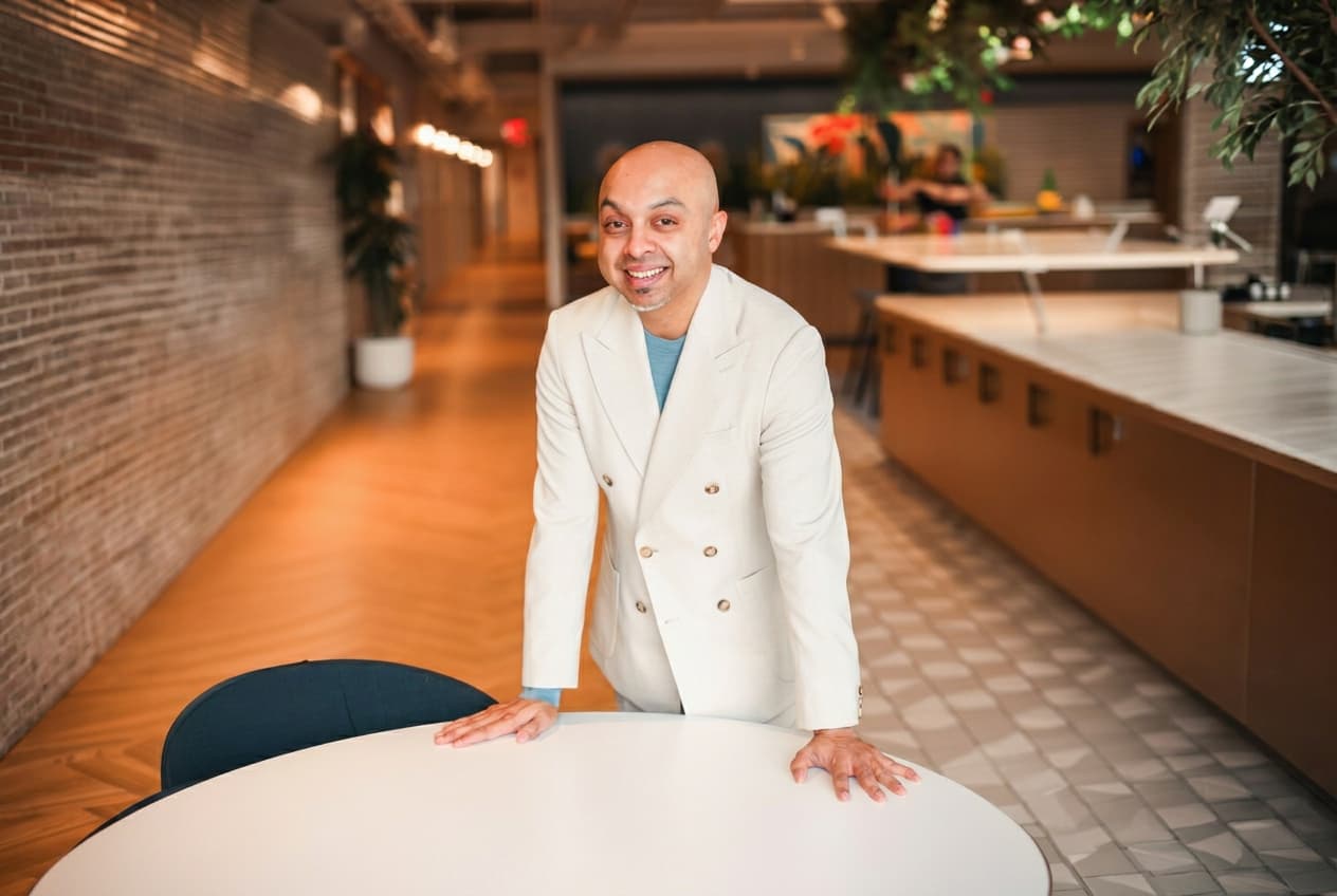 International Buyers Reshape Manhattan Luxury Market as Domestic Demand Falters